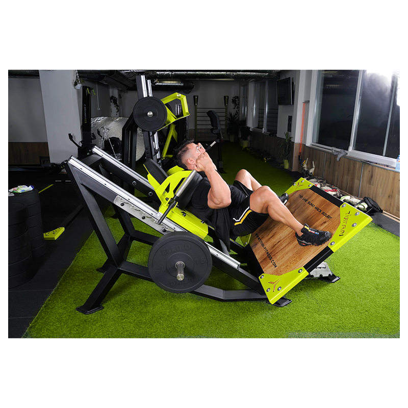 TITAN THD SUMO HACK SQUAT